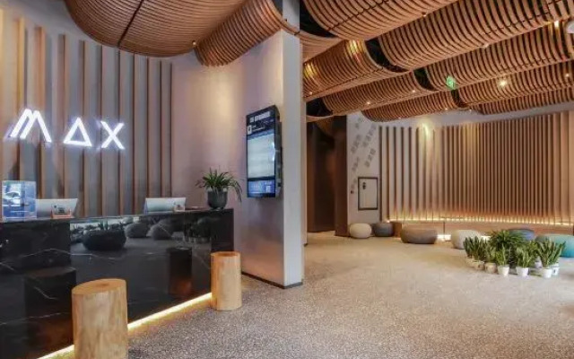 ZMAX Hotel