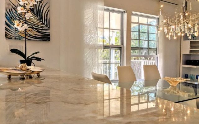 Golden Palm Estate by MNM