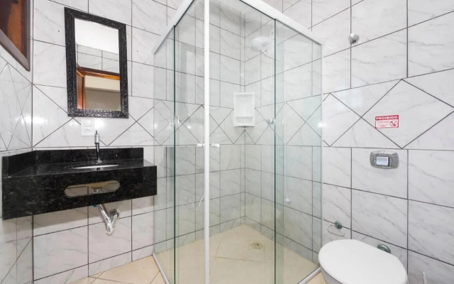 Casa Patta - 05 dormitórios, com piscina.