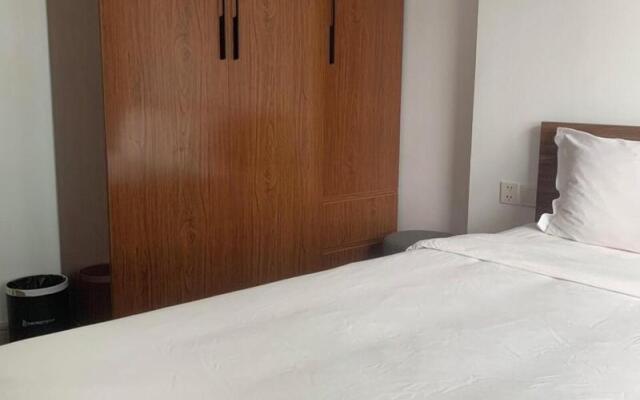 The First Stay Hotel