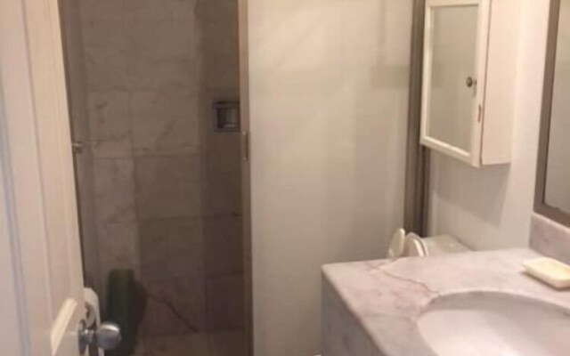 Condo Tesoro 3