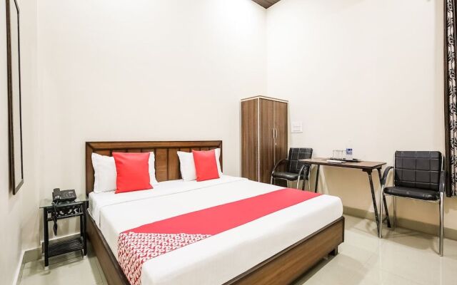 Oyo 47577 Hotel Goldenland