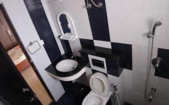 3 bedroom AC flat kitchen daily and monthly Trend