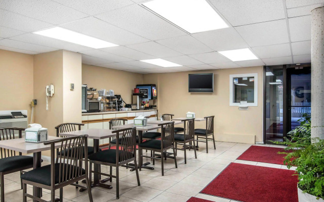 Rodeway Inn & Suites Ithaca South