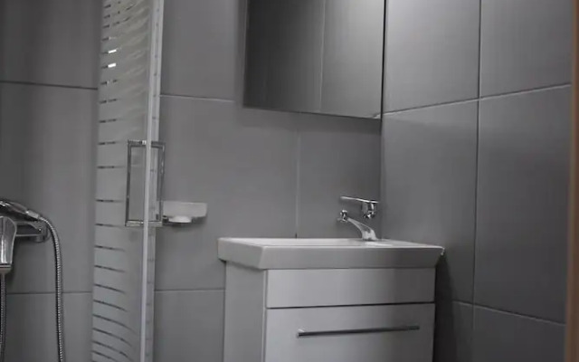 Avr Deluxe Suites 4 Airport Free Shuttle