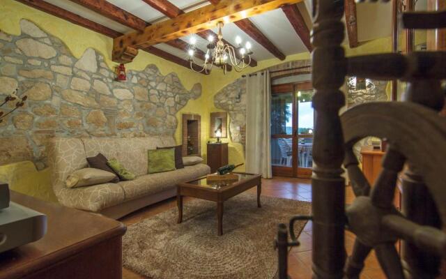 Stone House Rita with Pool