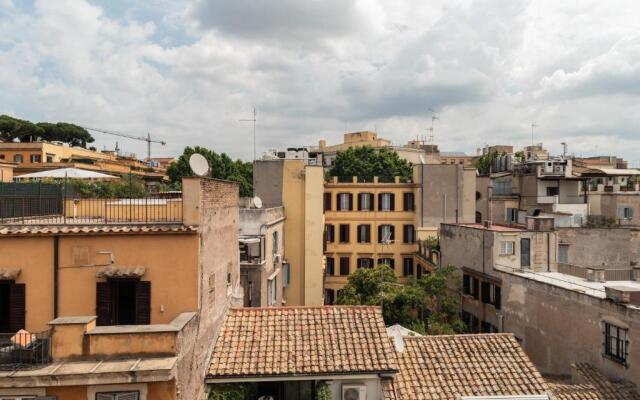 Room Mate Collection Gran Filippo, Rome-Fontana di Trevi