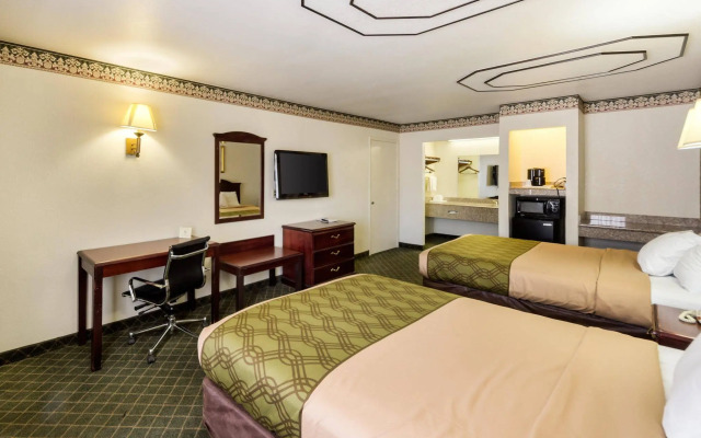 Three Rivers Executive Inn & Suites By OYO