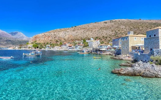 Selinitsa Stone Residence - Mani Poolside Retreat