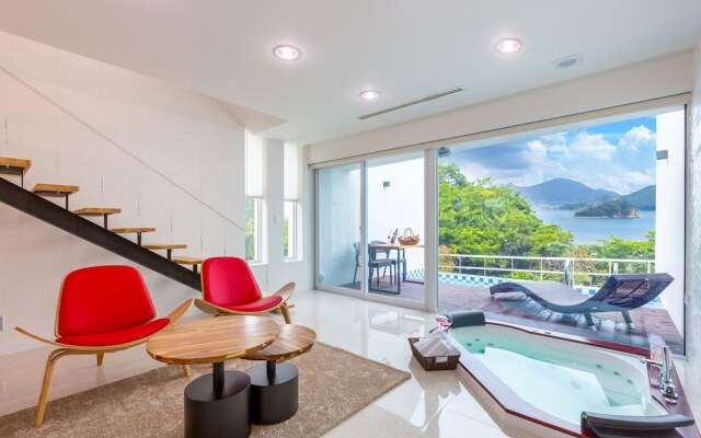 Geoje Star Marine Pool Villa Pension - V