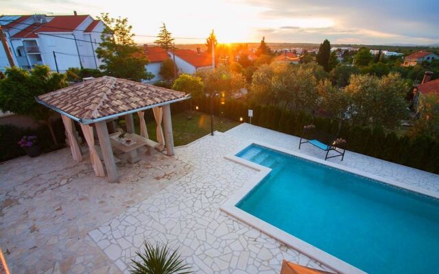 Villa Eleganza With Pool For 9 Guests , Zadar