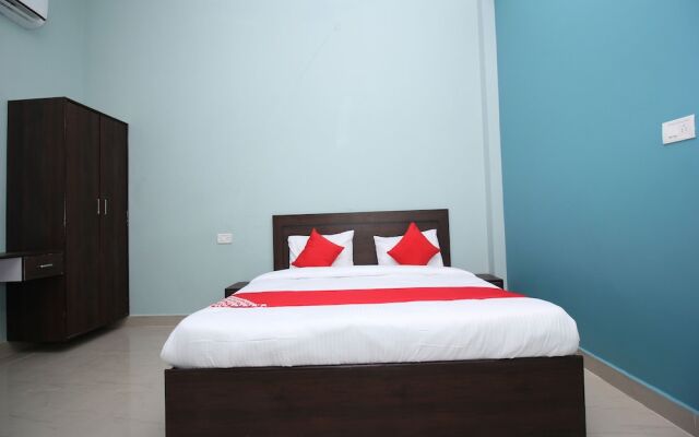 OYO 16150 Suraj Guest House