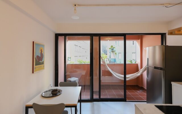 Tabas by Blueground Magdalena Laura