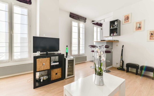 Bright And Spacious Studio Near la Défense