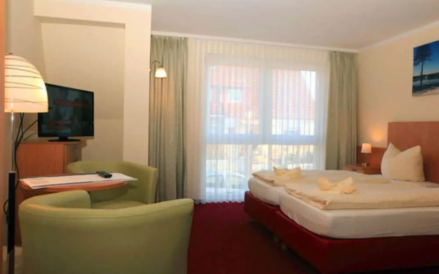 Strandhotel & Restaurant Mirow