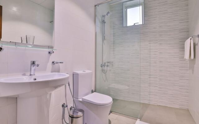 Grand 2BR Burj Khalifa Gym/pool by Belvilla