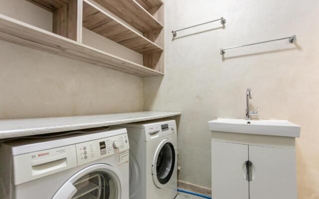 Luxury 4 Bedroom Apartment