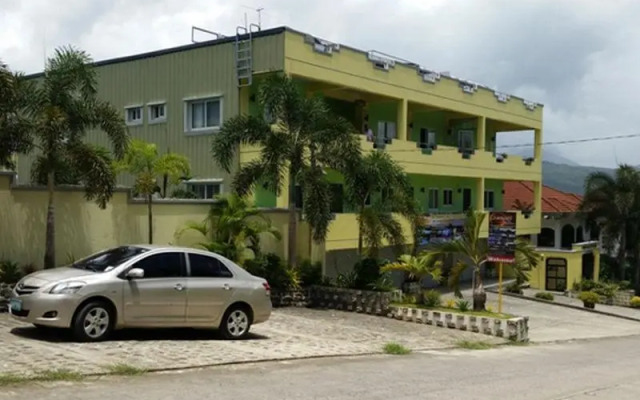 Sunset Bay View Subic Luxury Apartment