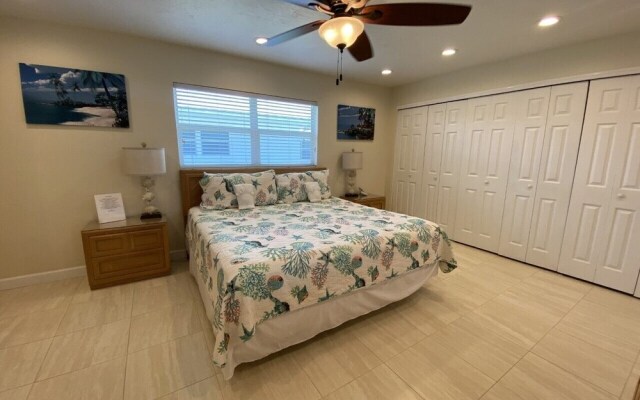 Crystal Sands & Seahorses Beach Villa