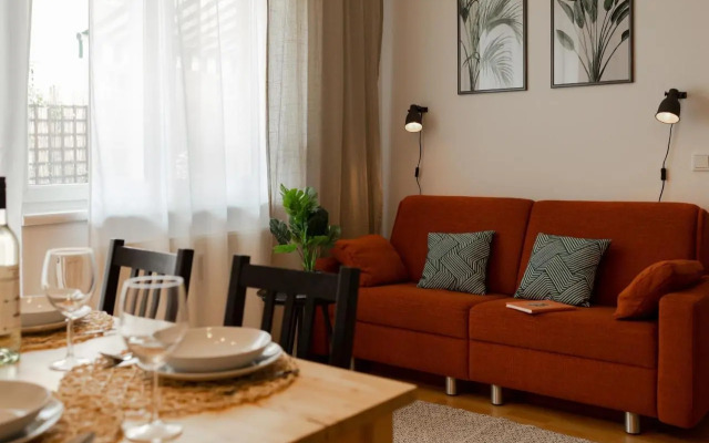 Fresh Apartment with Terrace + Free Parking