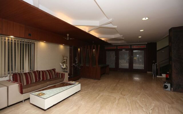 OYO 8625 Yogendra Residency