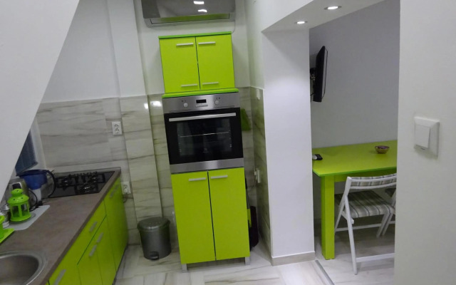 Jasmin White Apartment