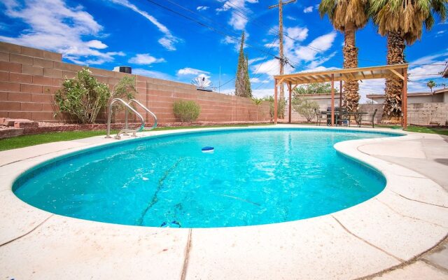 Happy Bridge To Vegas Sleeps 12 Pool