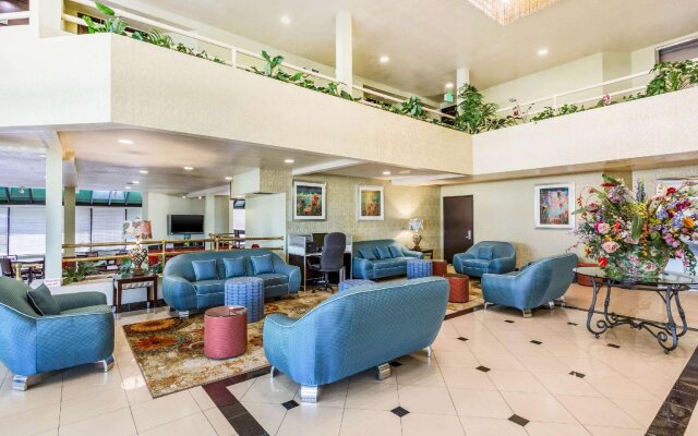 Comfort Inn & Suites Irvine Spectrum