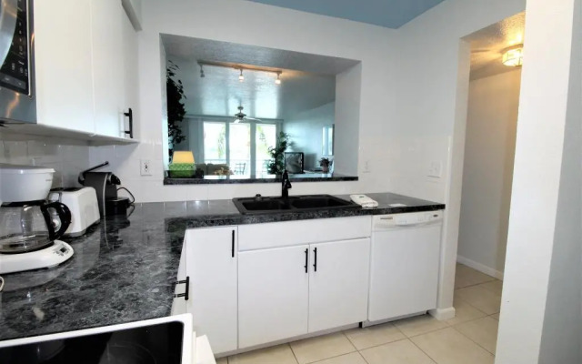 Isla Bahia Vista 8-210