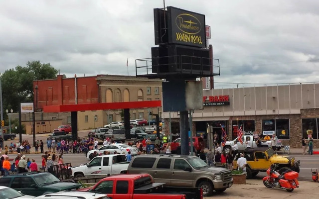 Downtown Xenion Motel