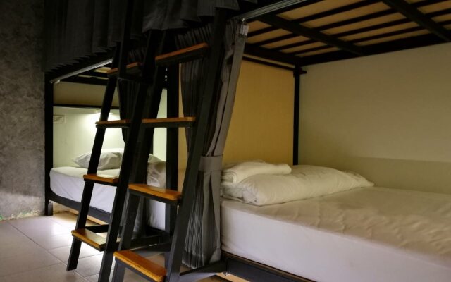 FIRST 1 Boutique House at Sukhumvit 1