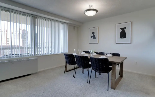Stylish & Spacious 2BR in Crystal City