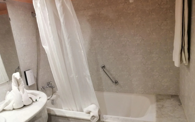 Hotel Tghat
