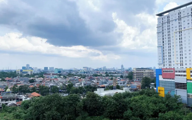 Good Place And Homey 2Br Bassura City Apartment Near Mall