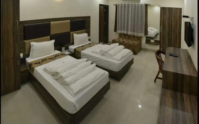 OYO 14593 Smart Rooms by Shree Vatika