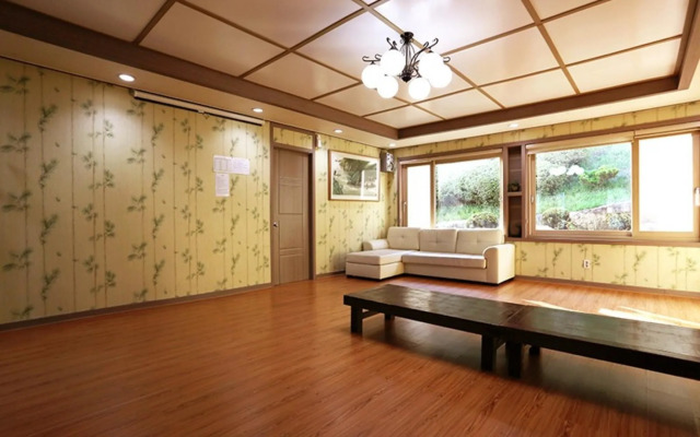 Paju Harujengwon Pension