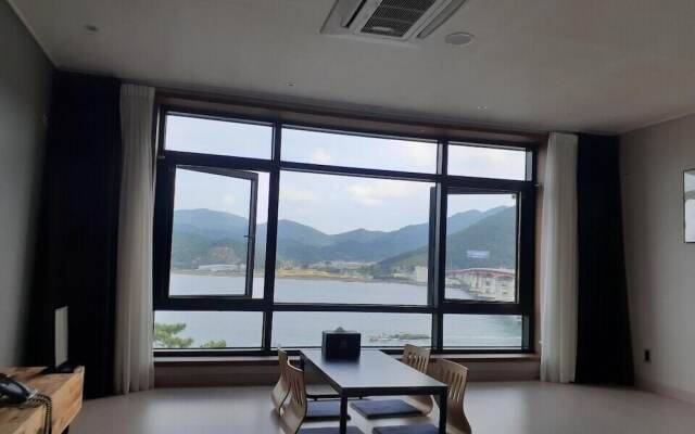 Tongyeong Bridge Hotel