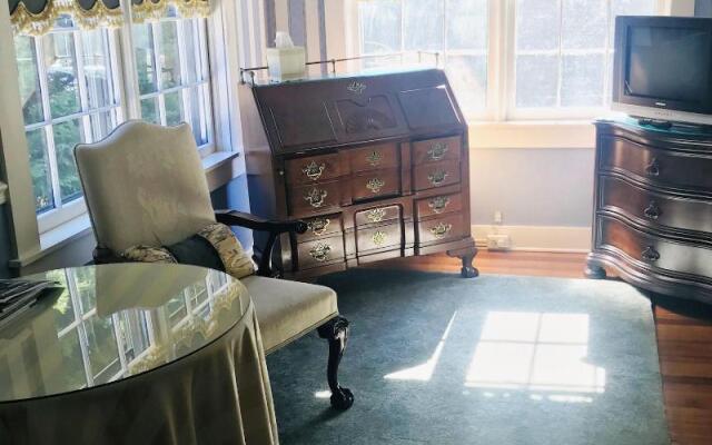 Albemarle Inn