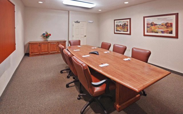 Candlewood Suites Owasso by IHG