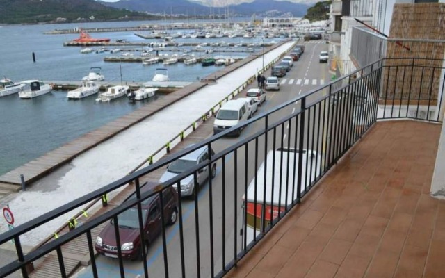106315 - Apartment in Port de la Selva