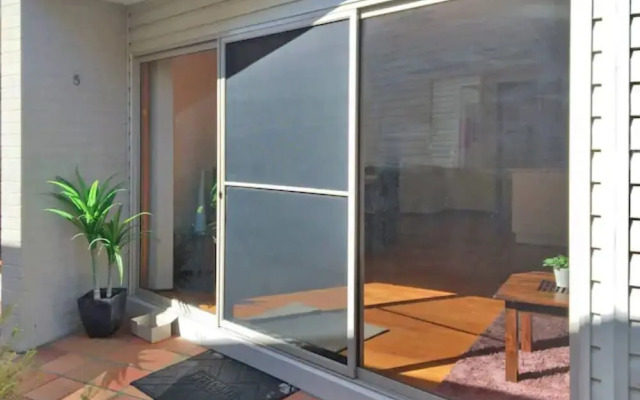 Sun, Beach, Shops, Wifi, Netflix