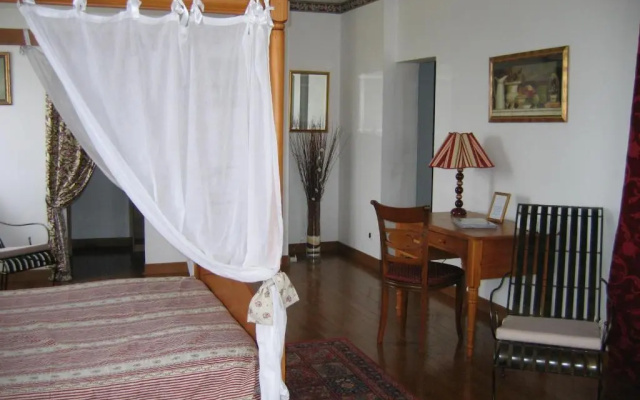La Maison Jaune