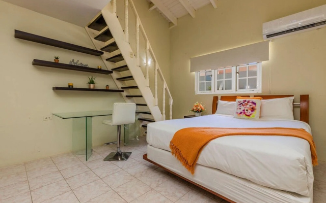 Sleeps 16 Palm Beach - 6BR Villa w Private Pool