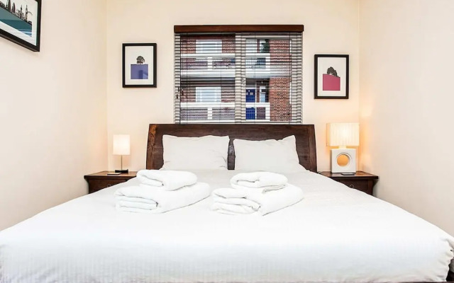 Stunning Spacious South London 1 Bed Apartment with Balcony