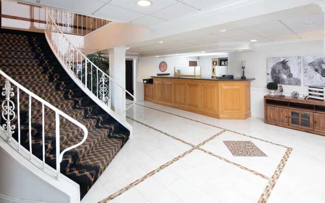 Red Lion Inn & Suites Auburn