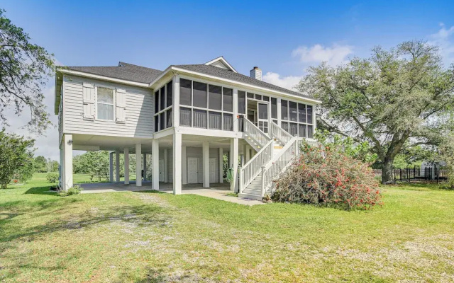 Waveland Vacation Rental - Walk to the Beach!