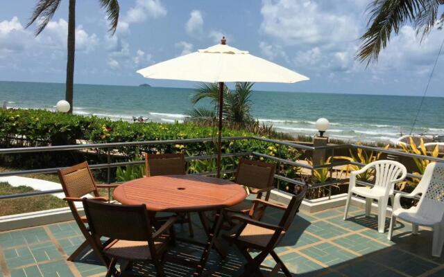 Private Beach Front 5 Bedrooms House