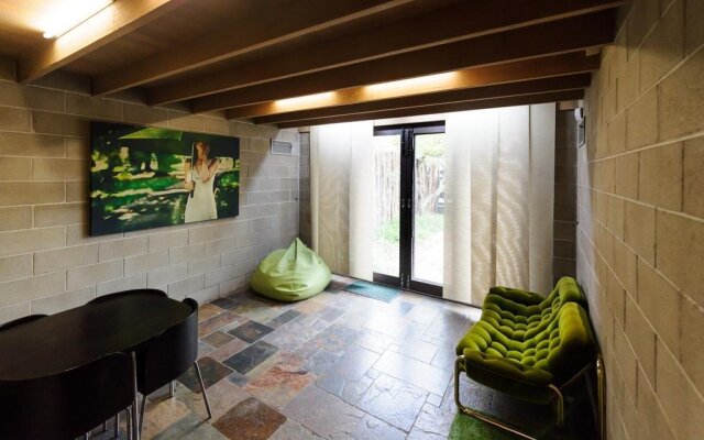 Retro House