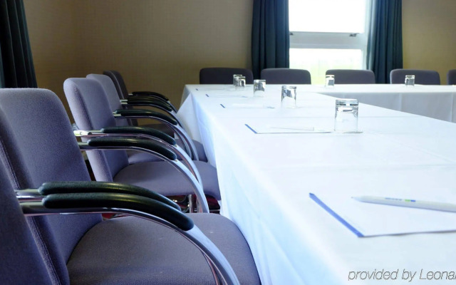 Holiday Inn Express London-Epsom Downs by IHG