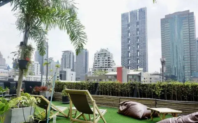 HSH Silom Apartment @ Silom Soi 3